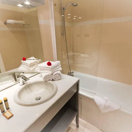 Champerret Heliopolis Hotel 3*