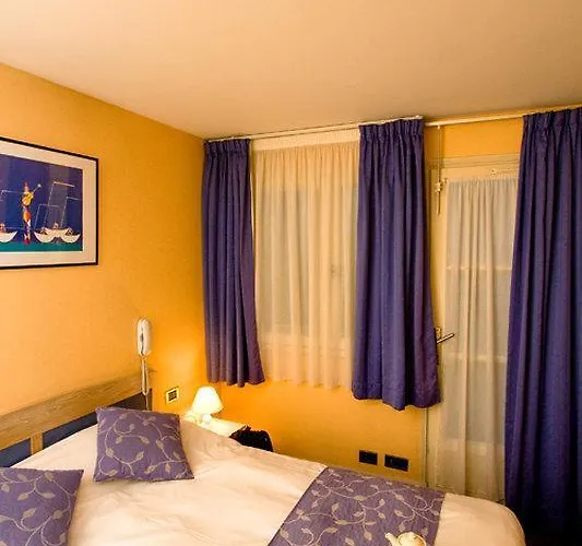 Champerret Heliopolis מלון 3*