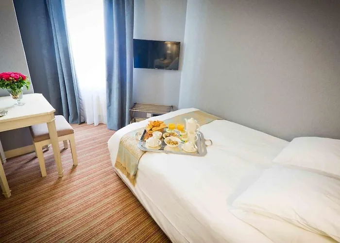 Champerret Heliopolis Отель Париж