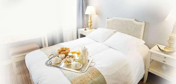 Отель Champerret Heliopolis