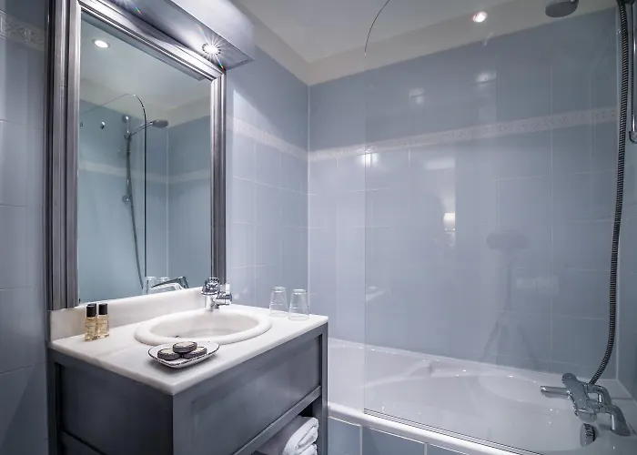 Отель Champerret Heliopolis 3*