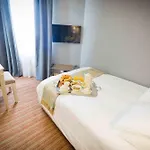 Champerret Heliopolis Отель Париж