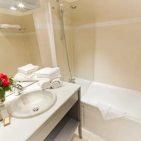 Champerret Heliopolis Hotel