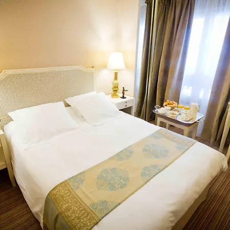 Champerret Heliopolis Otel 3*