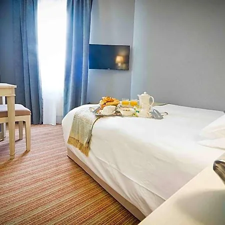 Hotel Champerret Heliopolis París