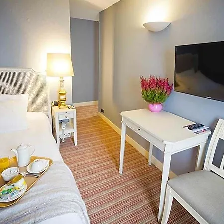 Champerret Heliopolis Hotel